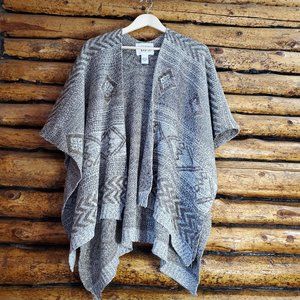 The Jetset Diaries TJD Abstract Knit Poncho Sweater O/S in Neutral Beige